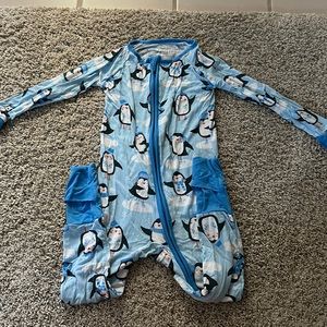 Little Sleepies Winter Penguins Print. Size 18-24 months.